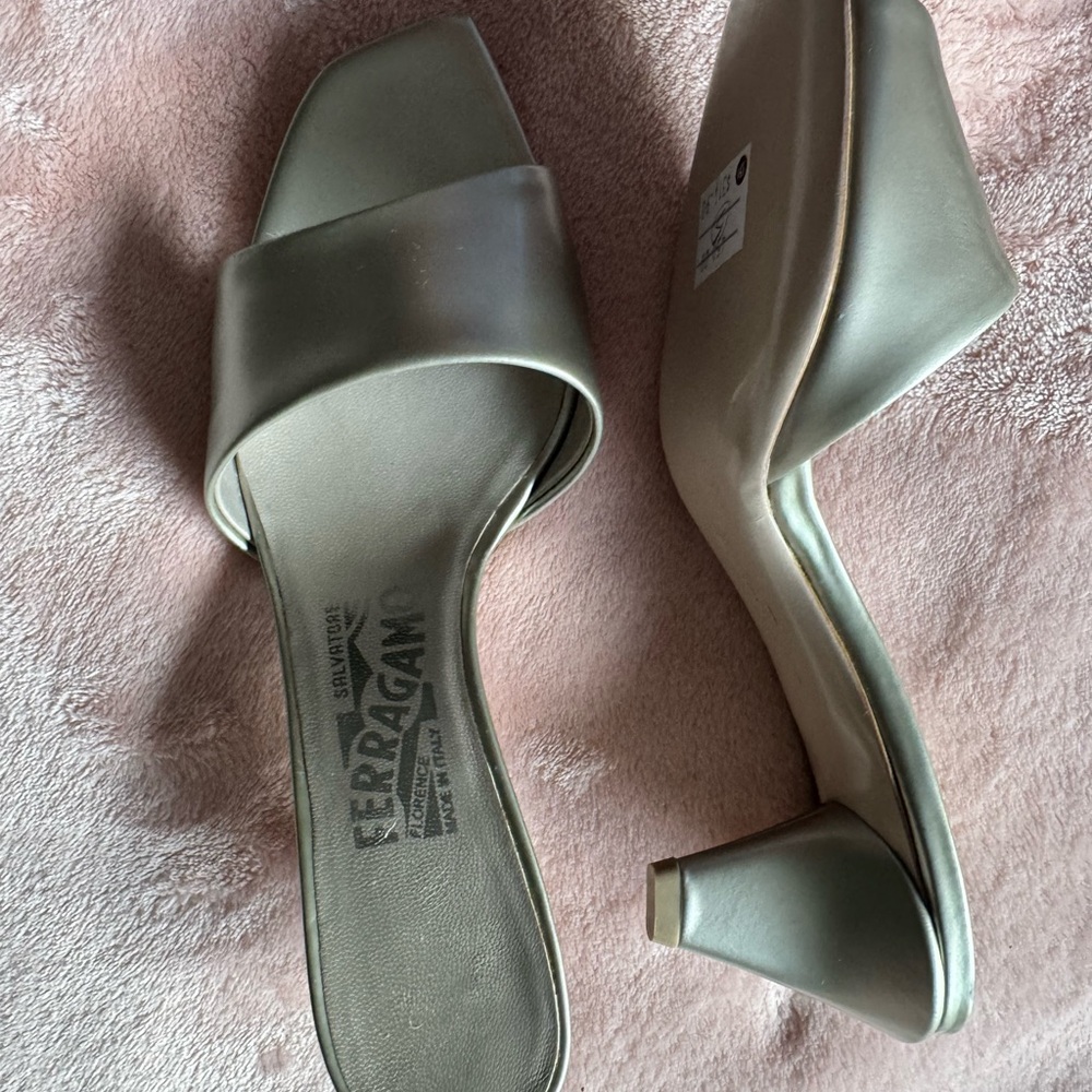 Salvatore Ferragamo Gray Sandals Minimalist Design - Picture 2 of 10